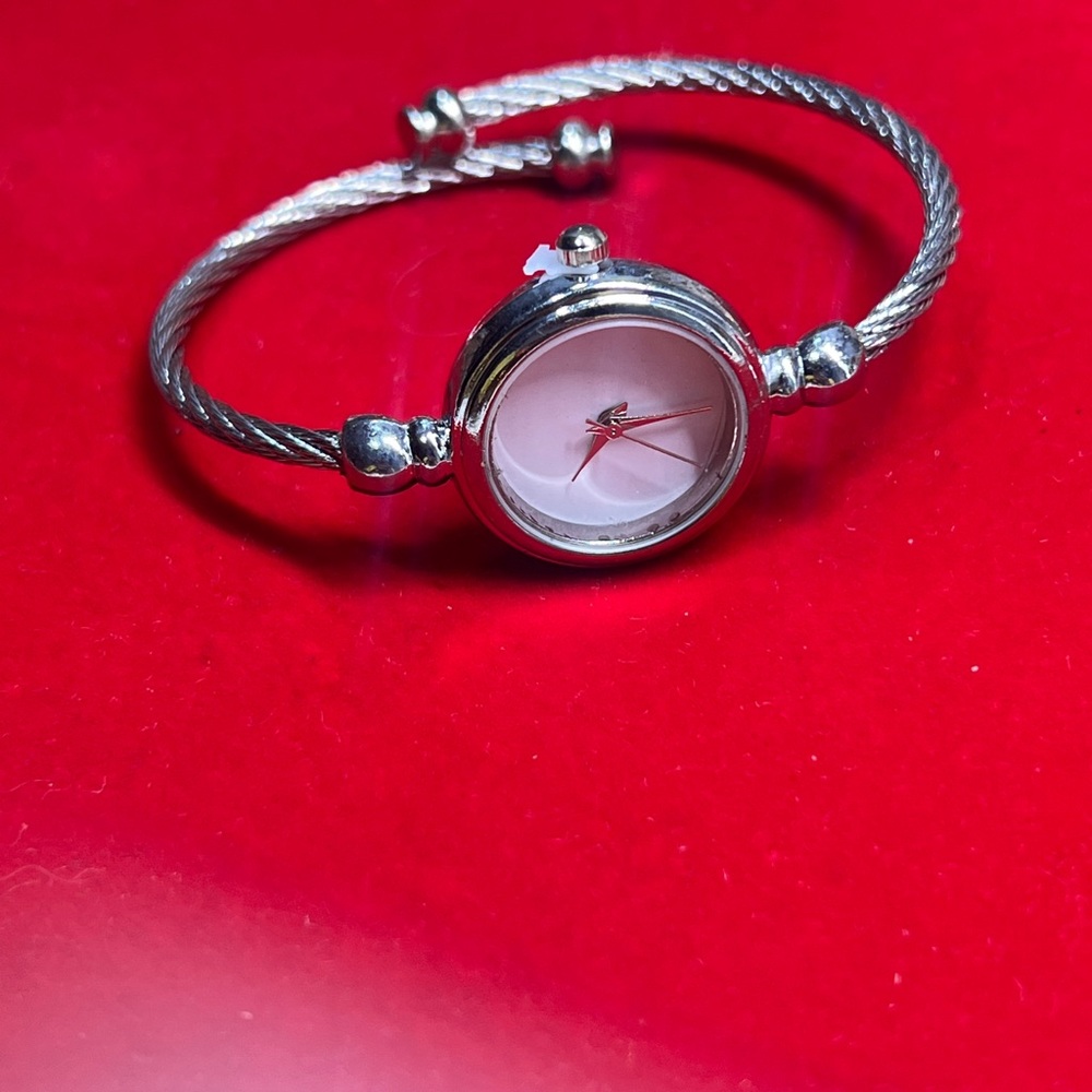 Elegant Silver Women's Watch